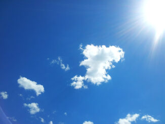 Die UVB Strahlen der Sonne rufen die Produktion von Vitamin D, dem Sonnenhormon hervor.